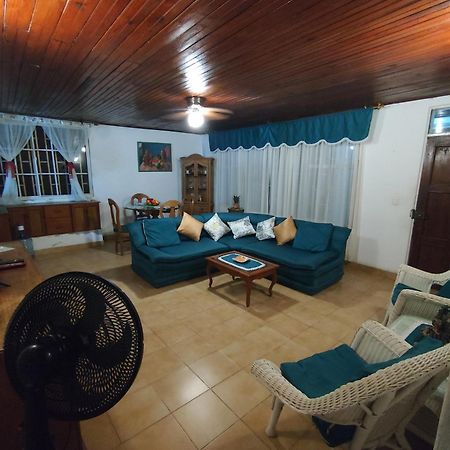 Posada Henry San Andrés Kültér fotó